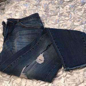 KanCan ankle distressed skinny jeans